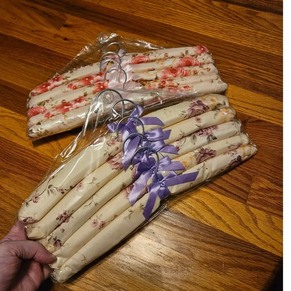 2 Sets if Padded Floral Hangars in Lilac and Pink ~ Retro ~ Grannycore ~ NEW